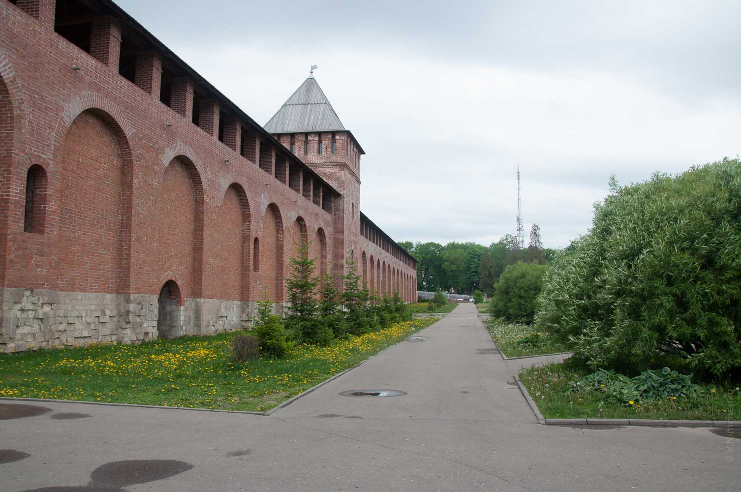 Смоленская крепость на площади Победы